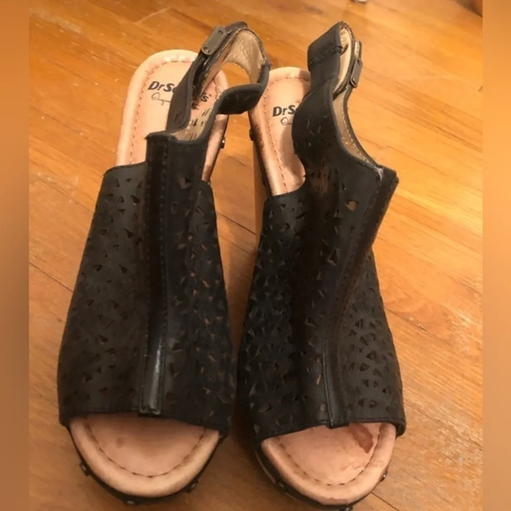 Dr. Scholls studs along